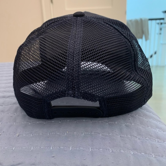 “Lone Wolf” Adjustable Trucker Hat Pre-Loved Worn Twice 🐺 🧢 - Picture 5 of 6